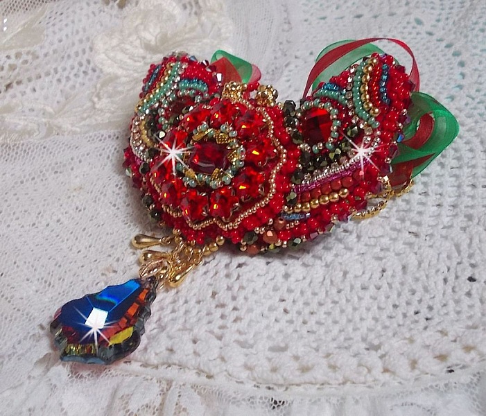 Mia Haute-Couture Baroque/Vintage necklace embroidered with Swarovski crystals, gold plated, various quality beads