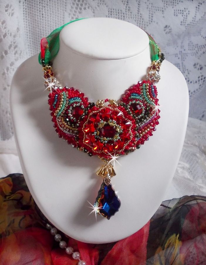 Mia Haute-Couture Baroque/Vintage necklace embroidered with Swarovski crystals, gold plated, various quality beads