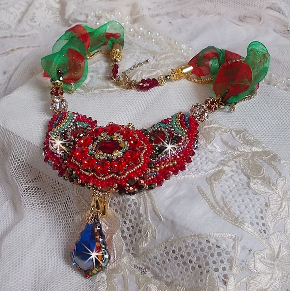 Mia Haute-Couture Baroque/Vintage necklace embroidered with Swarovski crystals, gold plated, various quality beads