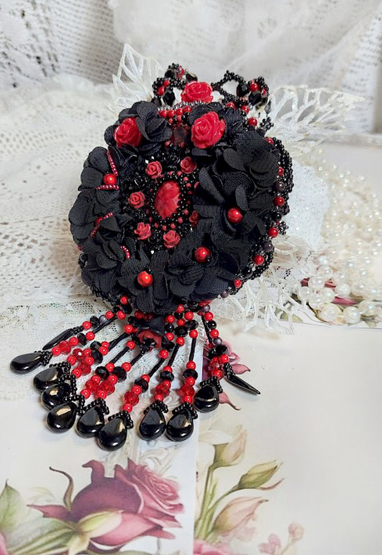 Midnight in Paris necklace embroidered with Swarovski crystals, resin roses, rocailles and black daggers