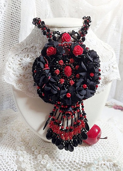 Midnight in Paris necklace embroidered with Swarovski crystals, resin roses, rocailles and black daggers