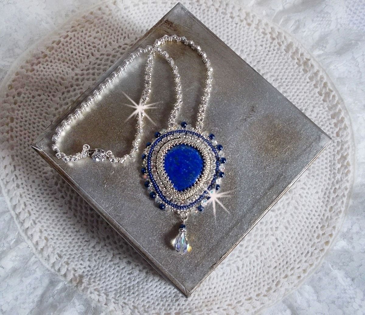 Blue Nile necklace embroidered with a Lapis Lazuli pear cabochon and Swarovski crystals