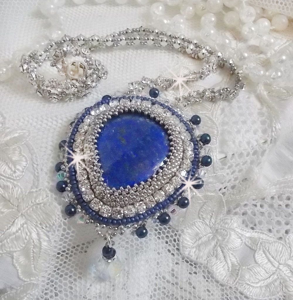 Blue Nile necklace embroidered with a Lapis Lazuli pear cabochon and Swarovski crystals