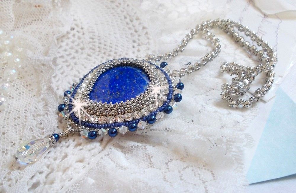 Blue Nile necklace embroidered with a Lapis Lazuli pear cabochon and Swarovski crystals