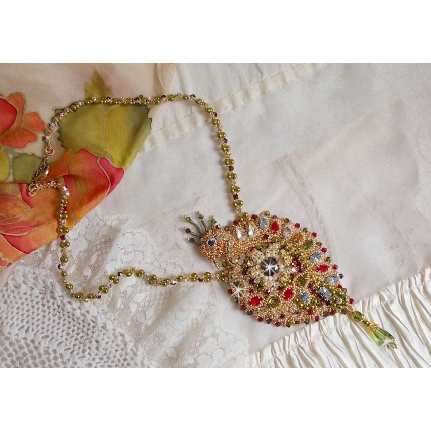 Necklace L'Oiseau des Iles embroidered with Swarovski crystals, pearls and Miyuki seed beads.