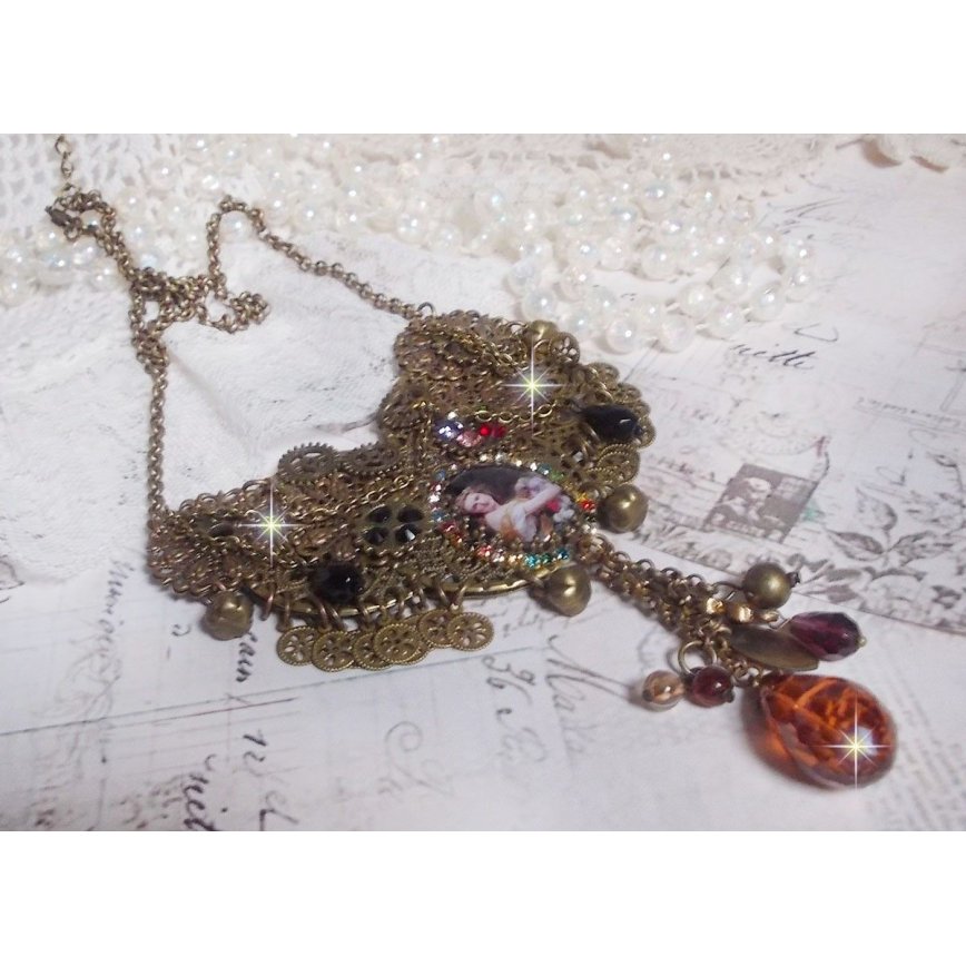 Necklace Mes Passions Broc's created a woman with golden hair with flowers, accessories of Bronze color, charms of crystals and a rhinestone chain