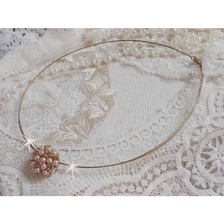 Pendant necklace with Swarovski crystal pearls