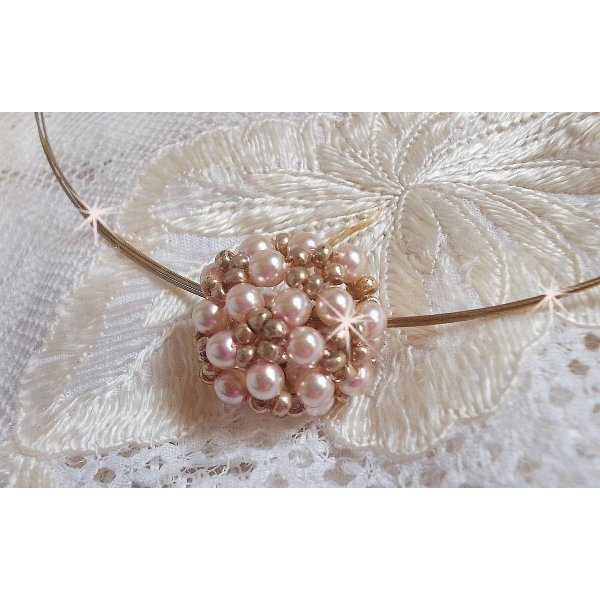 Pendant necklace with Swarovski crystal pearls