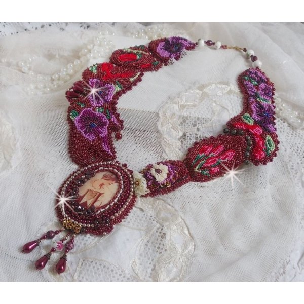 Art'D Haute-Couture necklace embroidered with different colored seed beads and Swarovski crystal pearls
