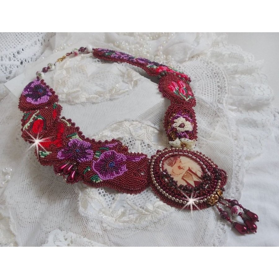 Art'D Haute-Couture necklace embroidered with different colored seed beads and Swarovski crystal pearls