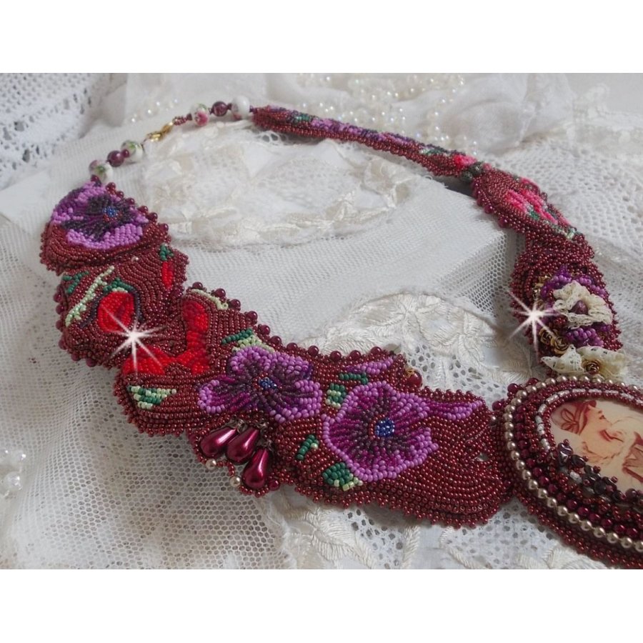 Art'D Haute-Couture necklace embroidered with different colored seed beads and Swarovski crystal pearls