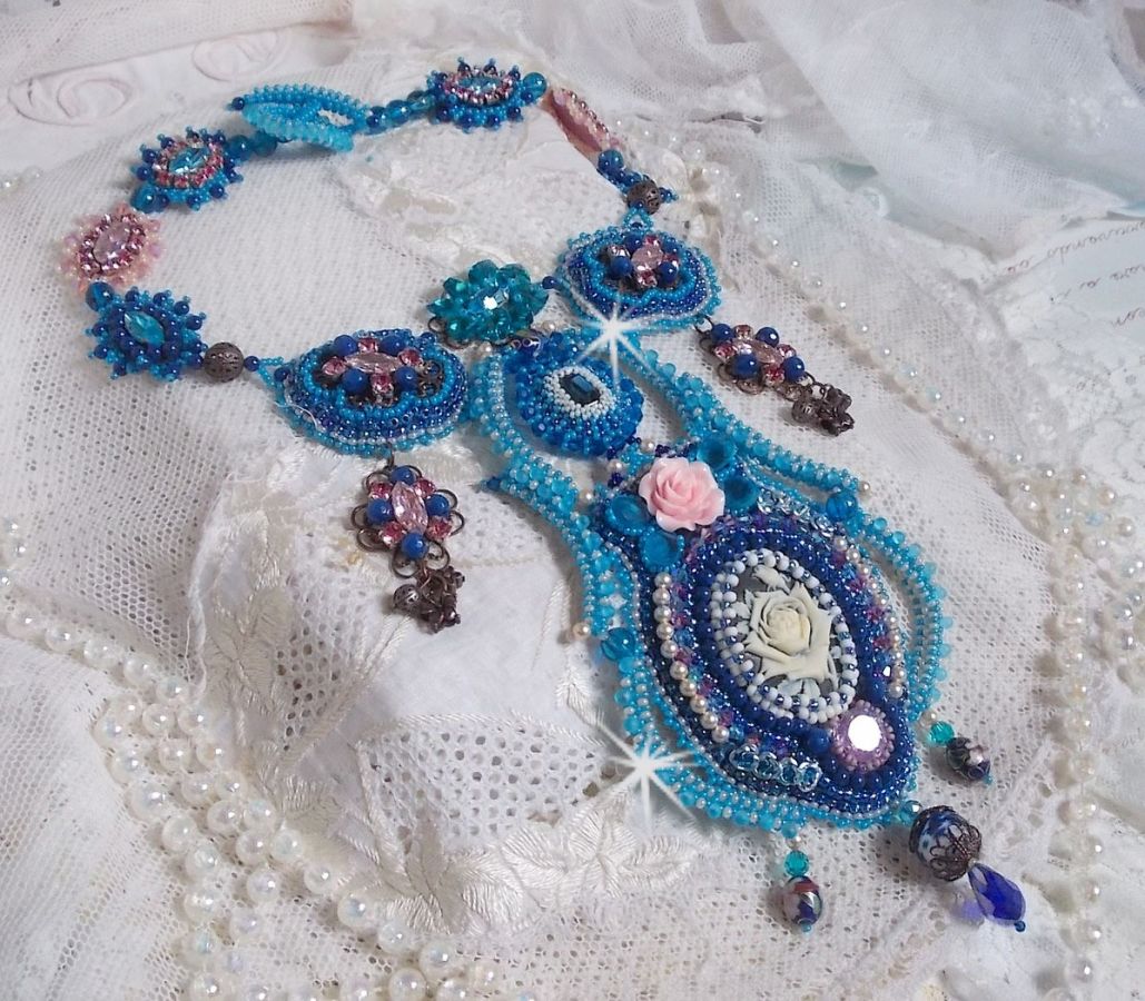 Belle Epoque necklace, Haute-Couture embroidered with Swarovski crystals and various beautiful pearls