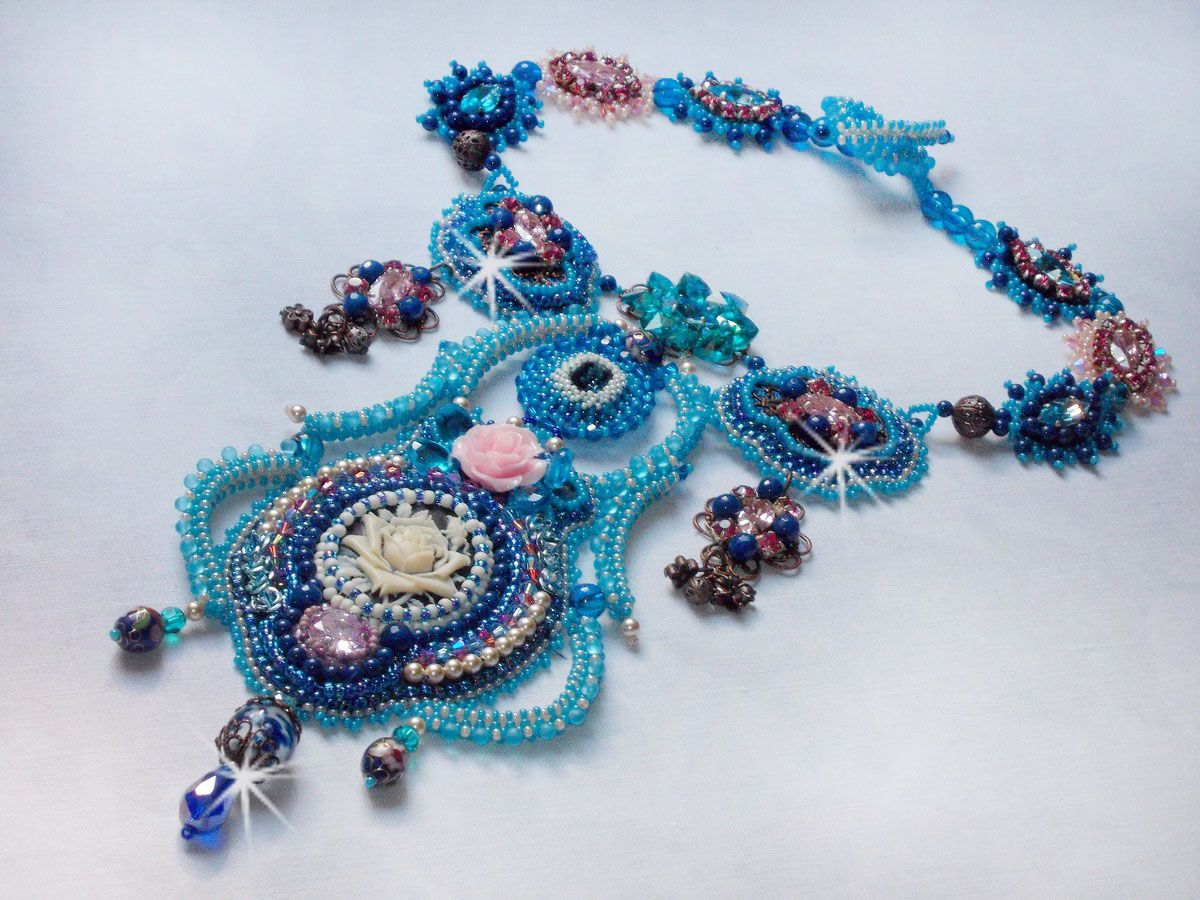 Belle Epoque necklace, Haute-Couture embroidered with Swarovski crystals and various beautiful pearls