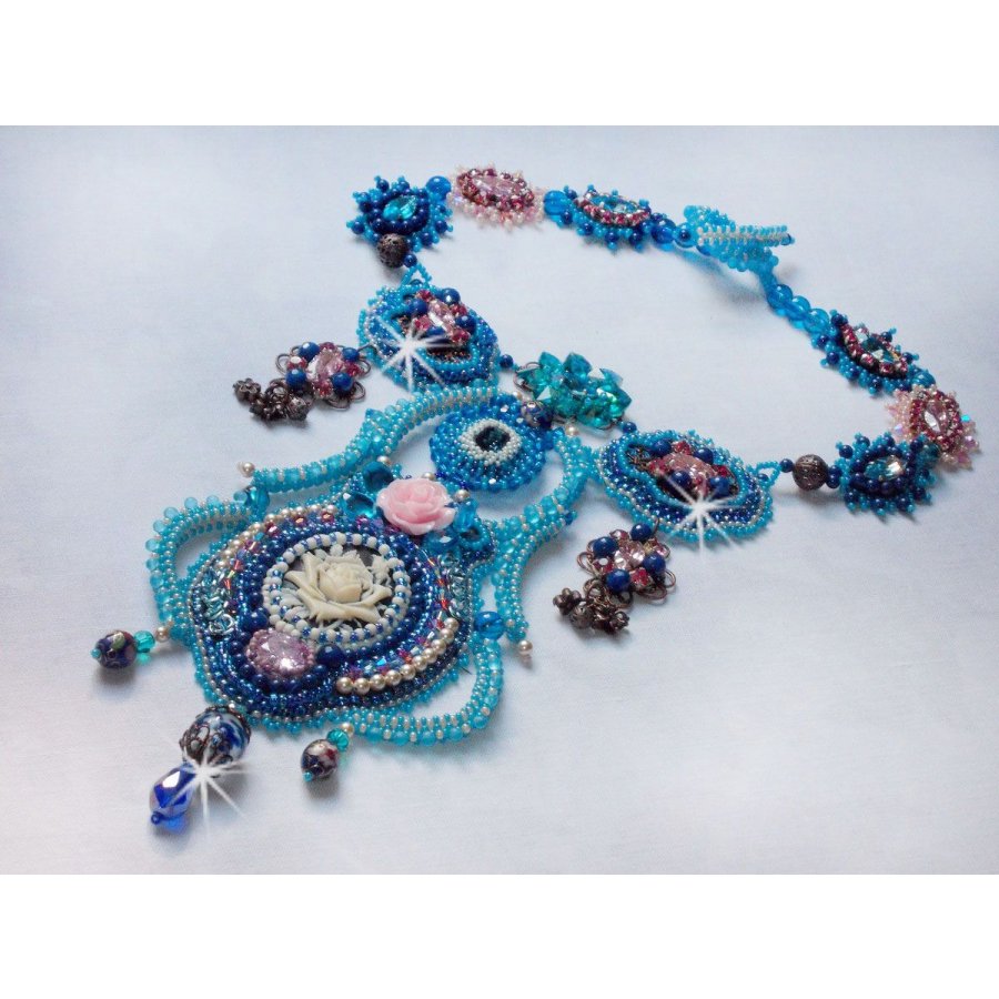 Belle Epoque necklace, Haute-Couture embroidered with Swarovski crystals and various beautiful pearls