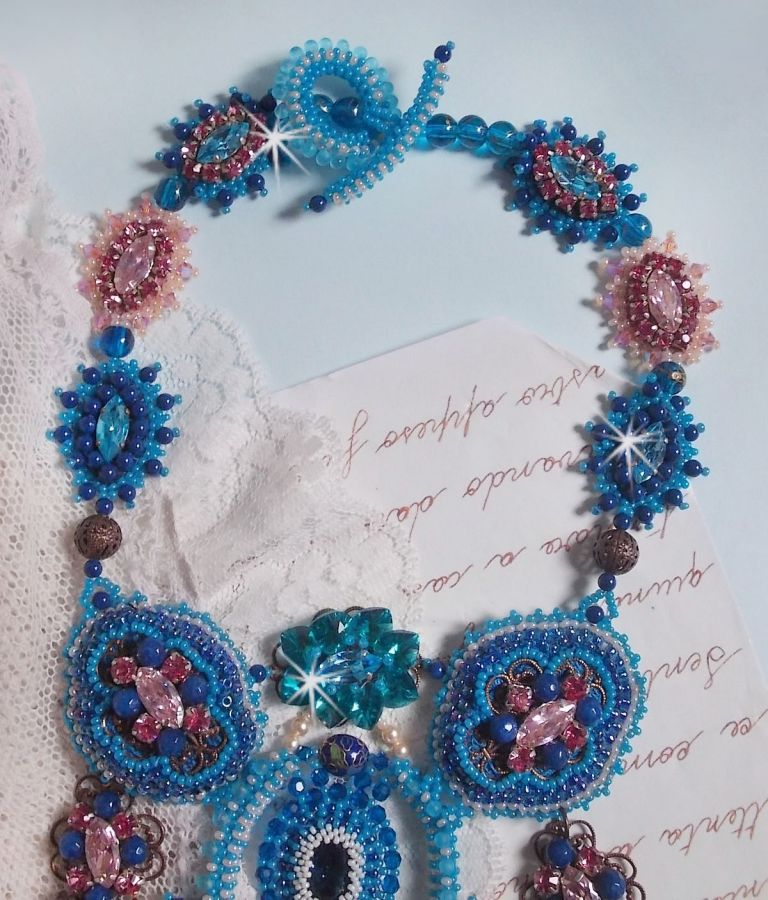 Belle Epoque necklace, Haute-Couture embroidered with Swarovski crystals and various beautiful pearls