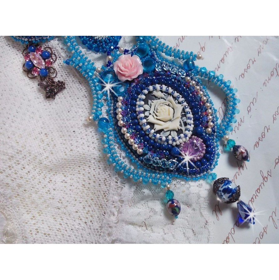 Belle Epoque necklace, Haute-Couture embroidered with Swarovski crystals and various beautiful pearls