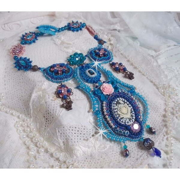 Belle Epoque necklace, Haute-Couture embroidered with Swarovski crystals and various beautiful pearls