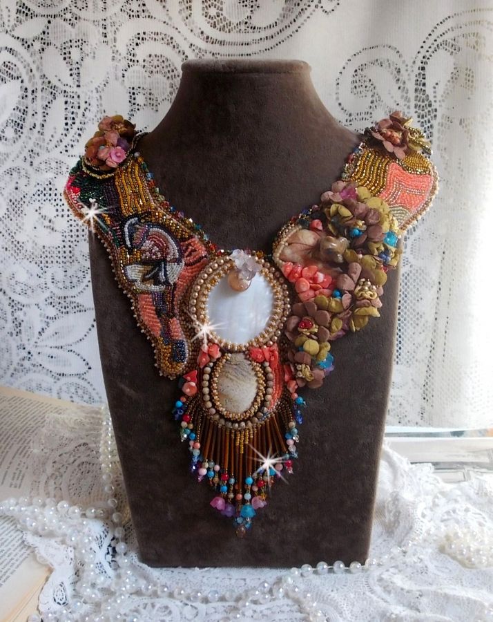 Necklace Exotic flight embroidered with lace, gem pearls, various pearls of very beautiful quality as Haute-Couture