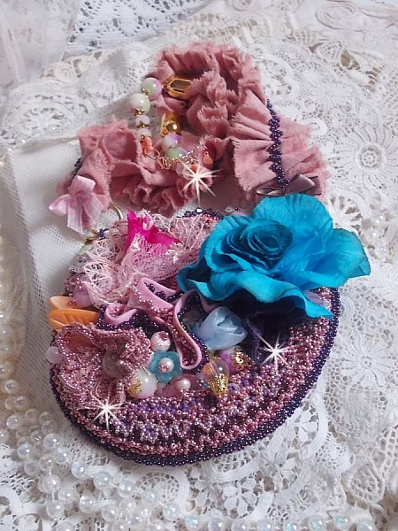 Jardin Po&eacute;tique necklace created with lace, Swarovski crystals, pearls, seed beads, 18K gold plated silver and semi-precious pearls