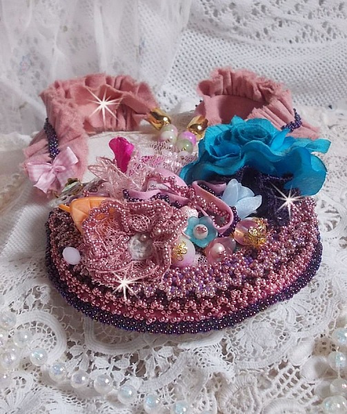 Jardin Po&eacute;tique necklace created with lace, Swarovski crystals, pearls, seed beads, 18K gold plated silver and semi-precious pearls