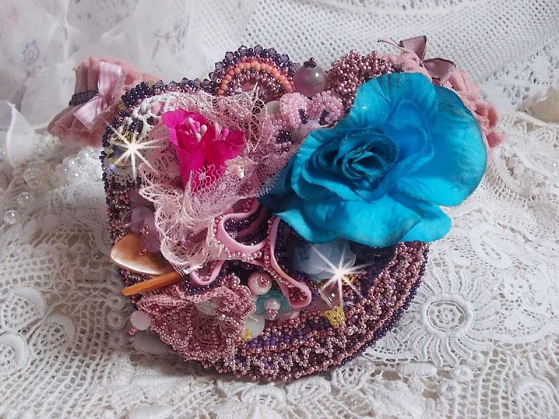 Jardin Po&eacute;tique necklace created with lace, Swarovski crystals, pearls, seed beads, 18K gold plated silver and semi-precious pearls