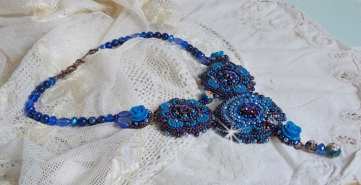 Royal Blue Roses Necklace with Swarovski crystals and seed beads