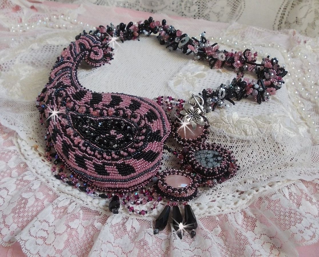 Necklace plastrron City of a Black and Pink Evening, a reflection of light embroidered with Quartz and Swarovski Crystals