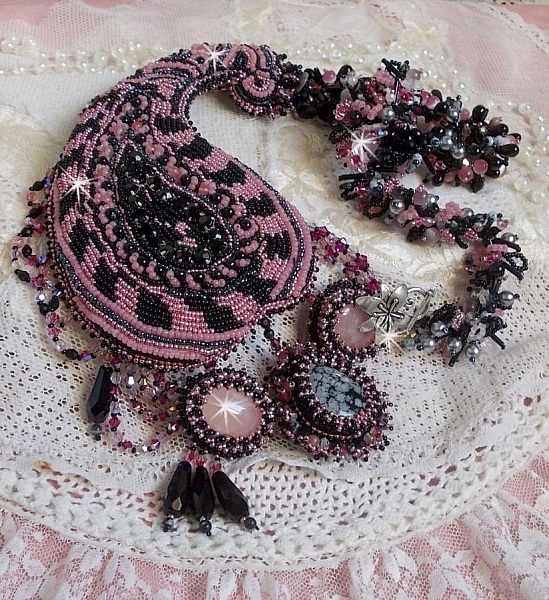 Necklace plastrron City of a Black and Pink Evening, a reflection of light embroidered with Quartz and Swarovski Crystals