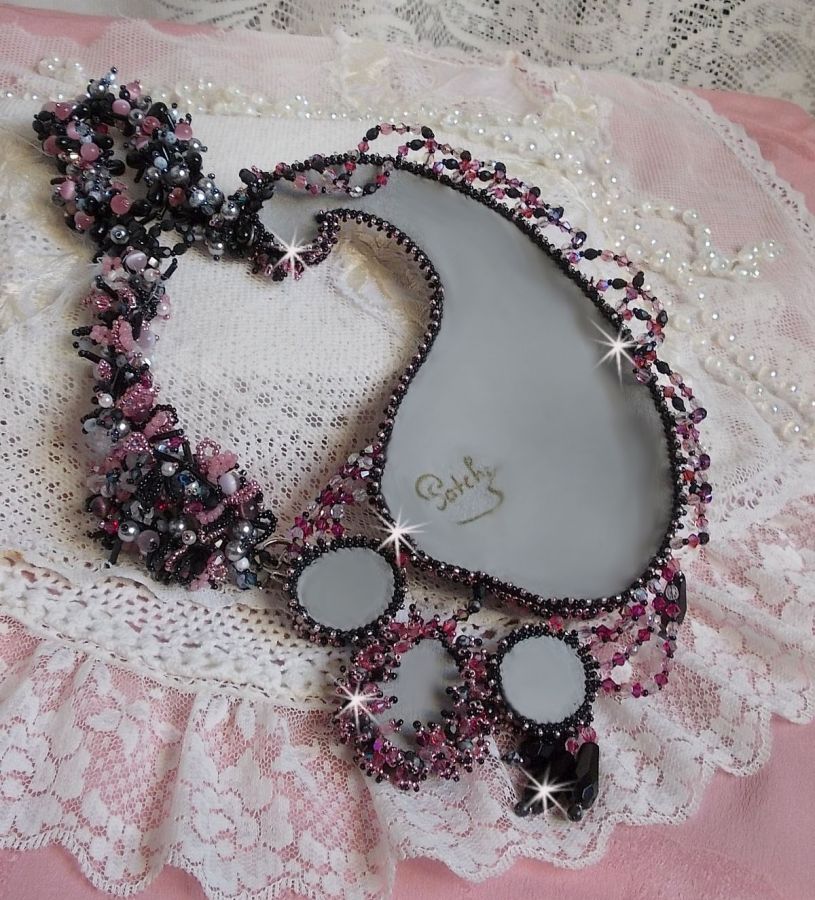 Necklace plastrron City of a Black and Pink Evening, a reflection of light embroidered with Quartz and Swarovski Crystals