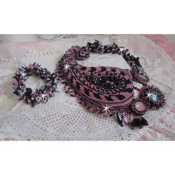 Necklace plastrron City of a Black and Pink Evening, a reflection of light embroidered with Quartz and Swarovski Crystals