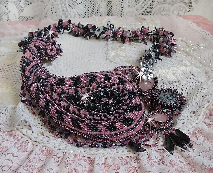 Necklace plastrron City of a Black and Pink Evening, a reflection of light embroidered with Quartz and Swarovski Crystals