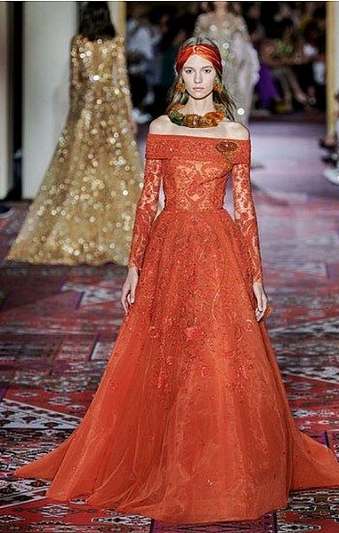 Rumba Haute-Couture necklace embroidered with silk shibori, soutache and Swaroski crystals