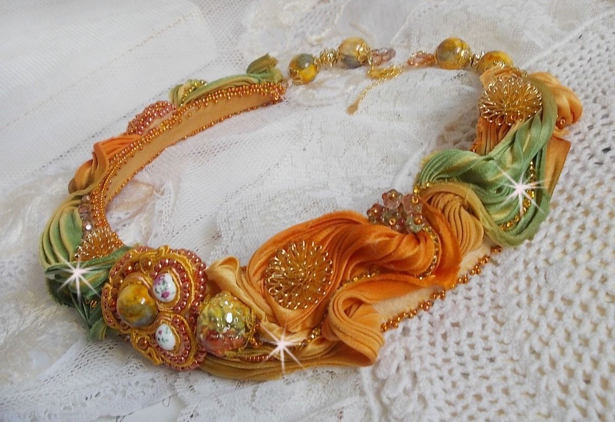 Rumba Haute-Couture necklace embroidered with silk shibori, soutache and Swaroski crystals