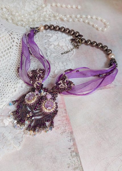 Parisienne necklace embroidered with Swarovski crystals, ivory pearls and seed beads