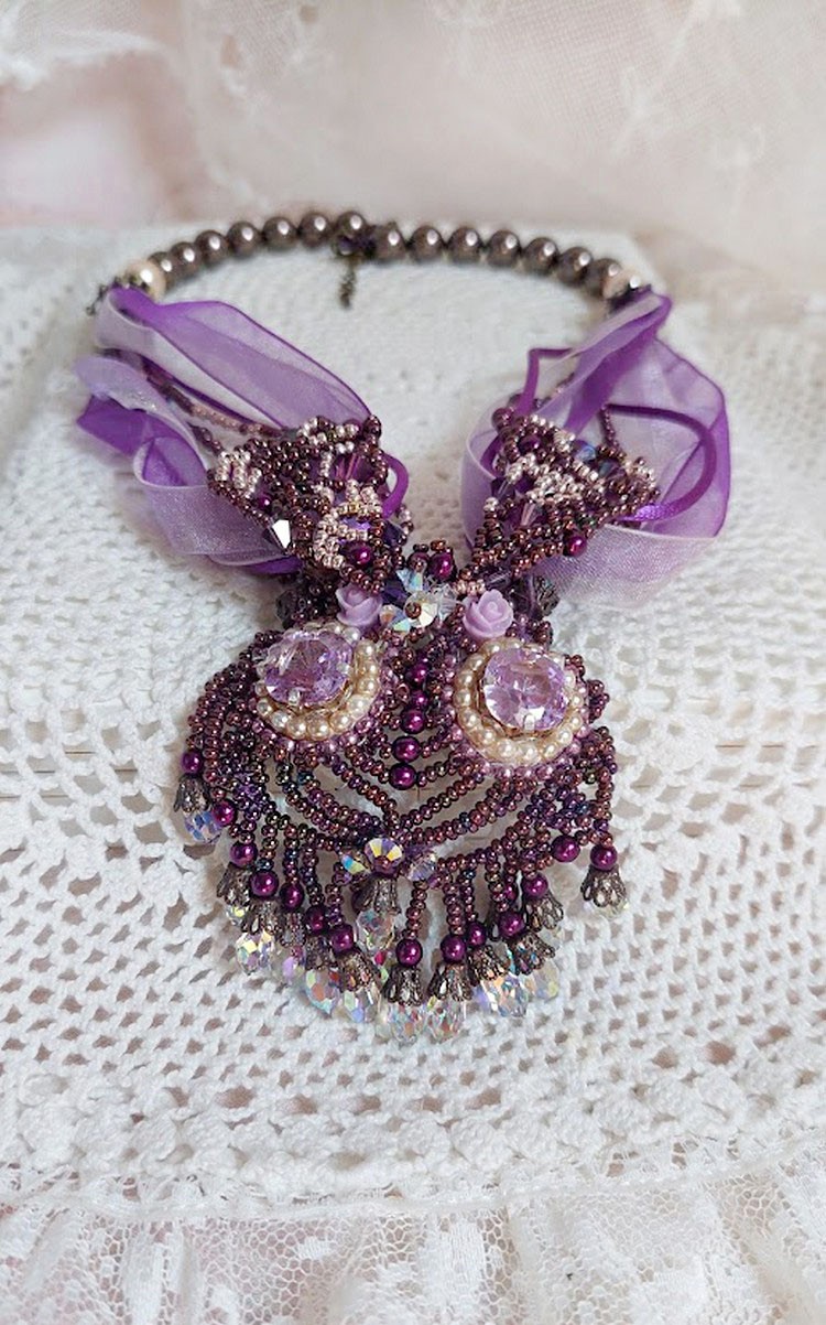Parisienne necklace embroidered with Swarovski crystals, ivory pearls and seed beads