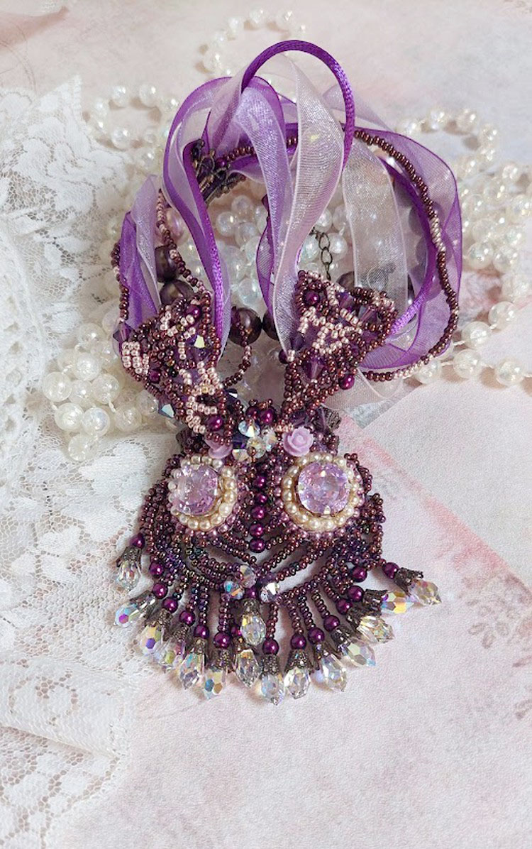 Parisienne necklace embroidered with Swarovski crystals, ivory pearls and seed beads