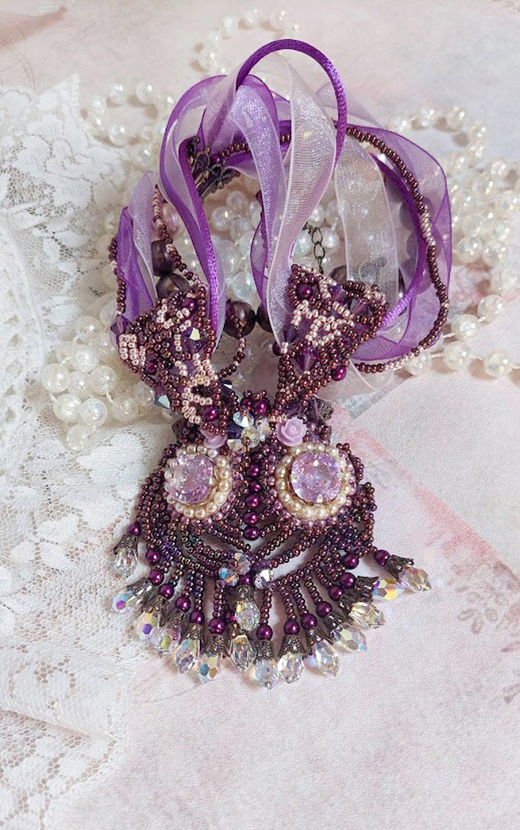 Parisienne necklace embroidered with Swarovski crystals, ivory pearls and seed beads