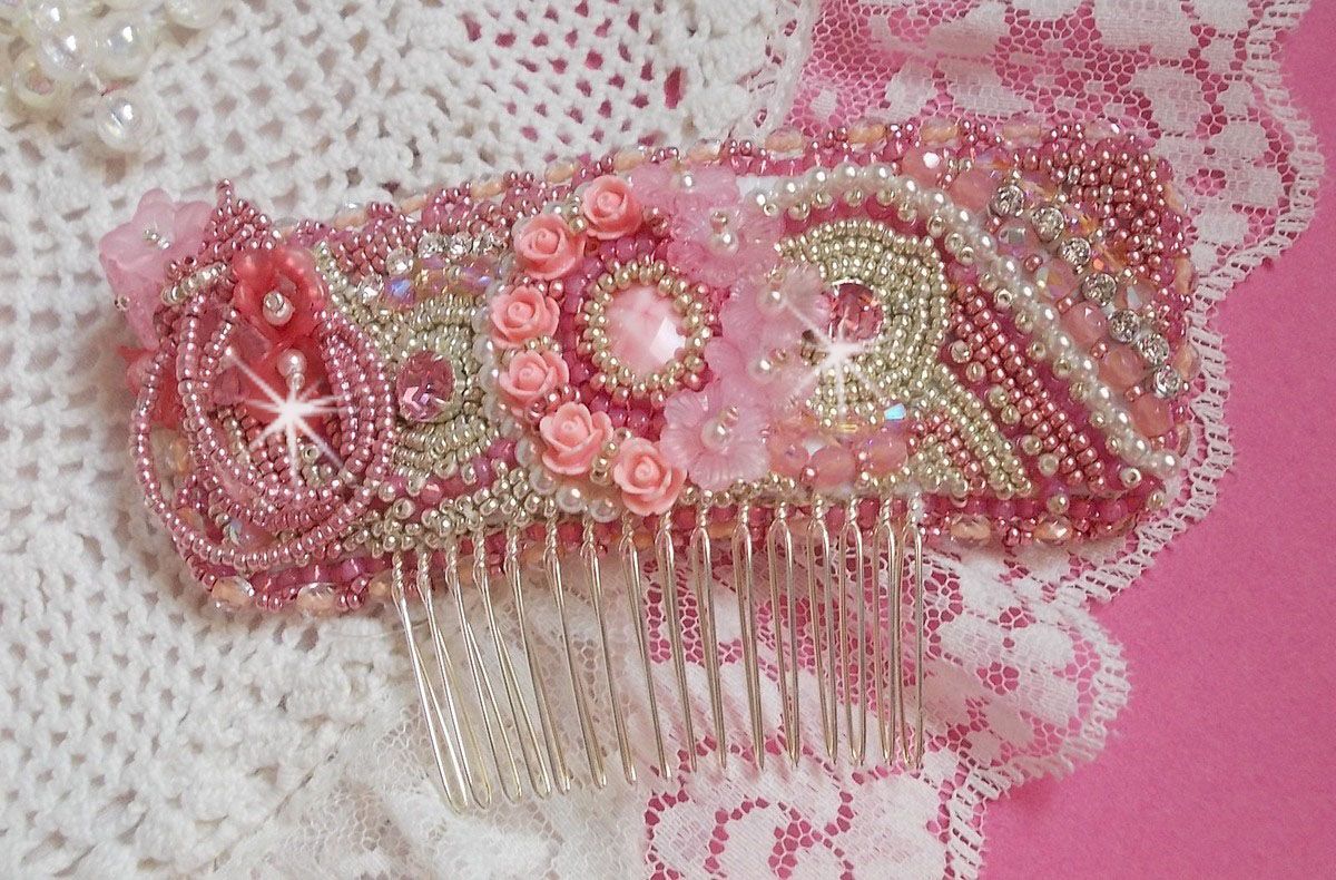 Magnolia comb embroidered with Swarovski crystals, resin beads and Miyuki seed beads