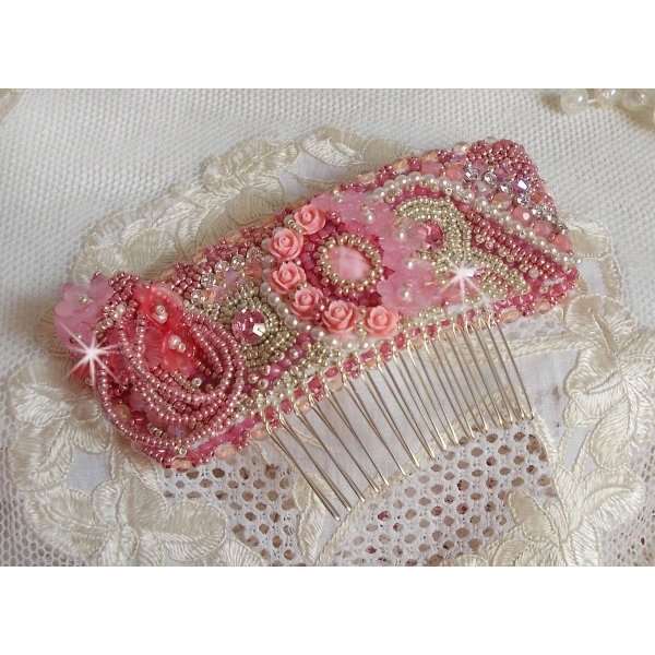 Magnolia comb embroidered with Swarovski crystals, resin beads and Miyuki seed beads