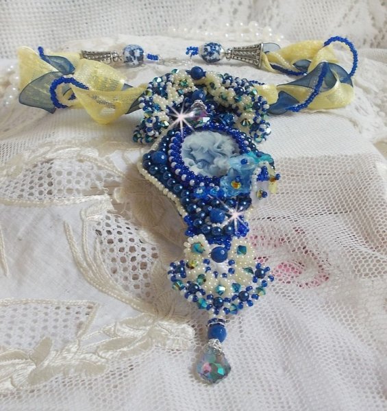 Haute-Couture Blue Palace pendant necklace with colored seed beads and Swarovski crystals