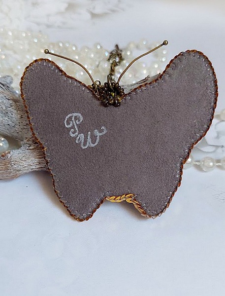 Pendentif Papillon Sauvage Ombr&eacute; brod&eacute; avec rocailles, sequins, strass et perles Cristal Swarovski