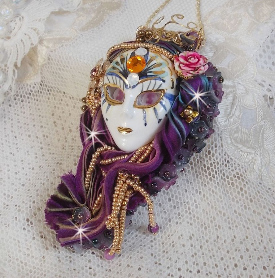 La Passionnée de Venise pendant embroidered with a Shibori silk ribbon, semi-precious Sugilite beads, crystals and various pearls