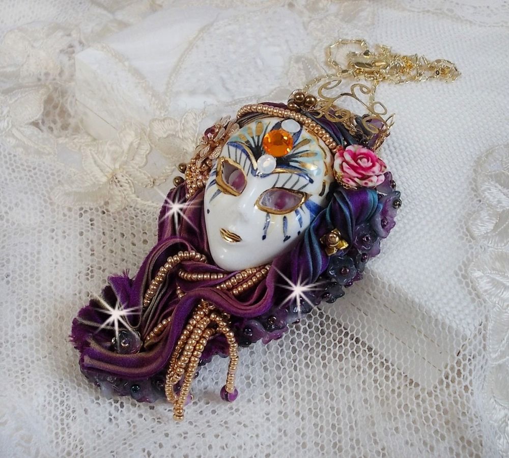 La Passionnée de Venise pendant embroidered with a Shibori silk ribbon, semi-precious Sugilite beads, crystals and various pearls