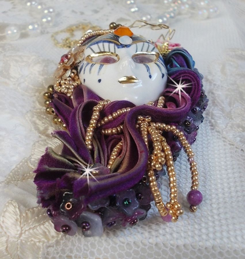 La Passionnée de Venise pendant embroidered with a Shibori silk ribbon, semi-precious Sugilite beads, crystals and various pearls