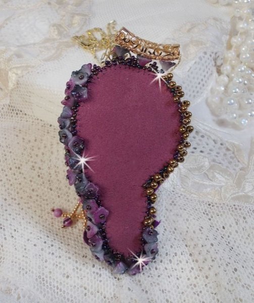 La Passionn&eacute;e de Venise pendant embroidered with a Shibori silk ribbon, semi-precious Sugilite beads, crystals and various pearls