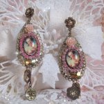 BO Rosalene created with crystals, resin flowers, charms and various materials 