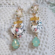Flower Liberty BO created with Opal crystal cabochons; Gold plated earrings and various accessories