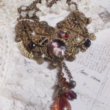 Necklace Mes Passions Broc's created a woman with golden hair with flowers, accessories of Bronze color, charms of crystals and a rhinestone chain
