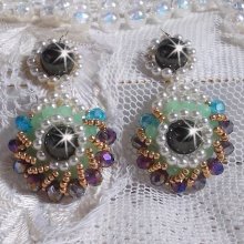 BO Ode Green and Purple created with round pearly beads, flattened facets and golden seed beads