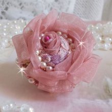 Douceur Poudrée Haute-Couture ring created with very fine lace, Old Rose Antique Organza ribbon, Swarovski crystals and Miyuki seed beads.
